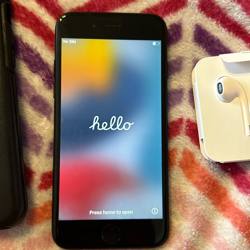 iPhone 7 128GB — Unlocked